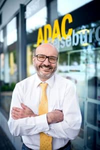 ADAC aus Ludwigshafen hat einen Mitarbeiter vom Fotostudio Thomas fotografieren lassen.